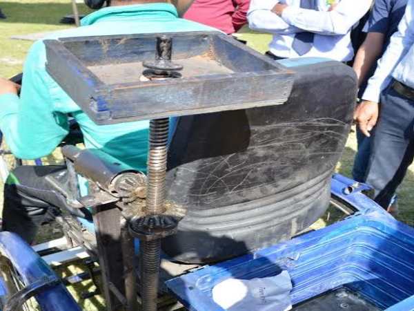 मोदी के काशी में दिव्यांग भी ले सकेंगे कार का लुत्फ, योगी के गोरखपुर में छात्रों ने किया कारनामा