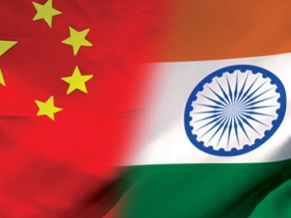 नोएडा में अपने नागरिक के तिरंगा फाड़ने के मामले में चीन ने तोड़ी चुप्पी नोएडा में अपने नागरिक के तिरंगा फाड़ने के मामले में चीन ने तोड़ी चुप्पी