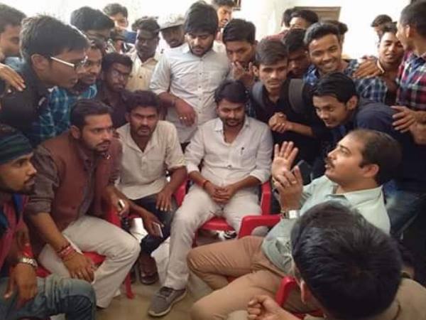 इलाहाबाद: इविंग क्रिश्चियन कॉलेज में भगत सिंह की प्रतिमा लगाने को लेकर हालात बिगड़े, परीक्षाएं स्थगित