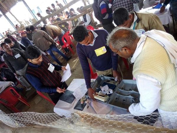 UP COUNTING LIVE: देखिए तस्वीरों में मतगणना और रिजल्ट