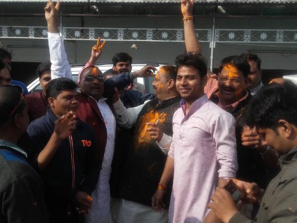 UP COUNTING LIVE: देखिए तस्वीरों में मतगणना और रिजल्ट