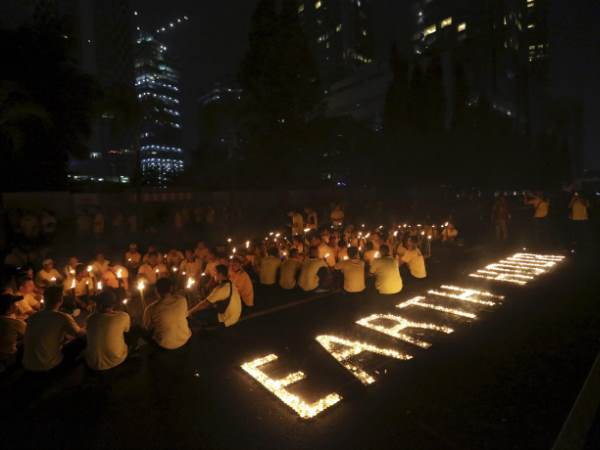 जब पूरी दुनिया में कायम रहा एक घंटे तक अंधेरा! देखिए PHOTOS