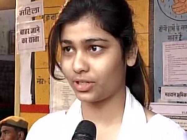 यूपी चुनाव: देखिए छठे चरण में वोटिंग की LIVE तस्वीरें