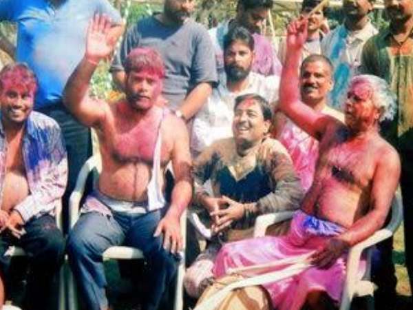 जब कुर्ता फाड़कर लालू फेंकते थे रावड़ी पर रंग, देखिए होली की तस्वीरें 