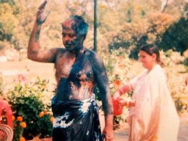जब कुर्ता फाड़कर लालू फेंकते थे रावड़ी पर रंग, देखिए होली की तस्वीरें 