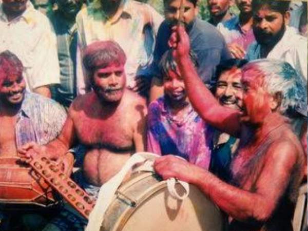 जब कुर्ता फाड़कर लालू फेंकते थे रावड़ी पर रंग, देखिए होली की तस्वीरें 