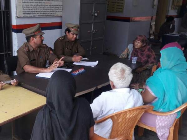 योगी के आते ही थानों का बदला नजारा, फरियादियों को पानी और जूस भी