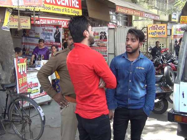 यूपी में योगीराज आते ही आई रोमियो की शामत, मेरठ की तस्वीरें देखिए