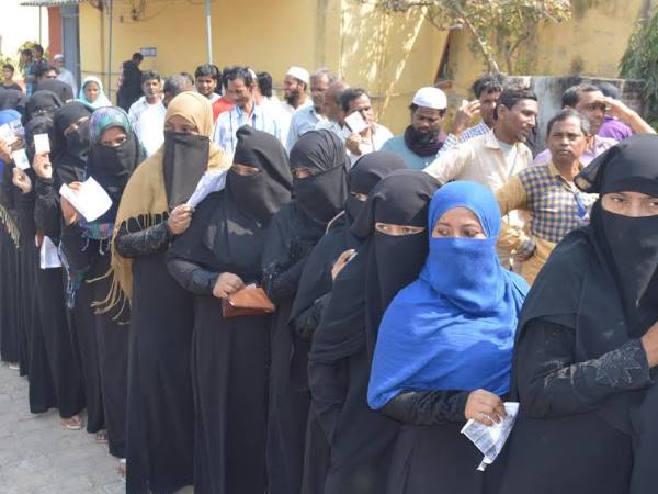 मुस्लिम मतों के बंटवारे से है मुख्तार को हार का खतरा! दिख रही है बदलाव की आहट