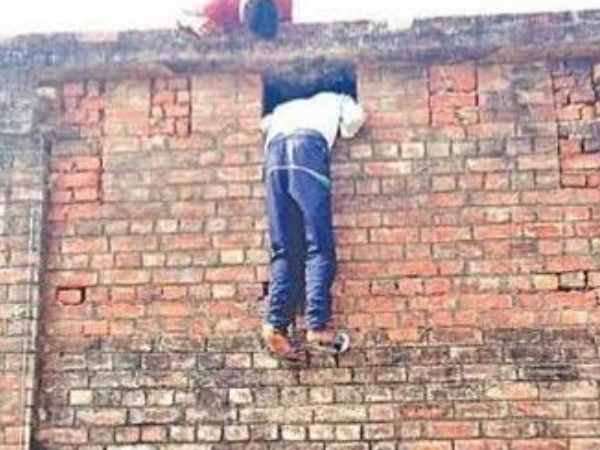 UP BOARD परीक्षा में नकल की तस्वीरें बिहार को भी कर रही फेल!