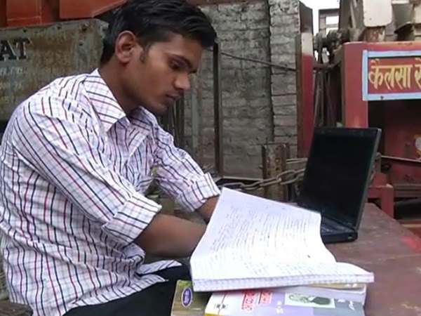 जिस काम में खोए दोनों हाथ उसी काम में हासिल की महारथ, हर कोई करता है इन्हें सलाम