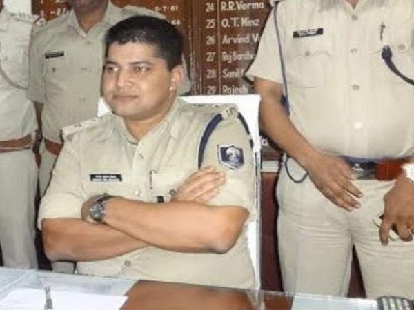 रेलवे ट्रैक के नक्शे के साथ गिरफ्तार संदिग्ध, विस्फोट की दो घटनाओं को दे चुका है अंजाम, पूछताछ जारी