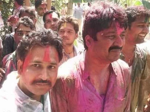 राजा भैया ने जनता के साथ कैसे मनाई होली, देखिए तस्वीरें