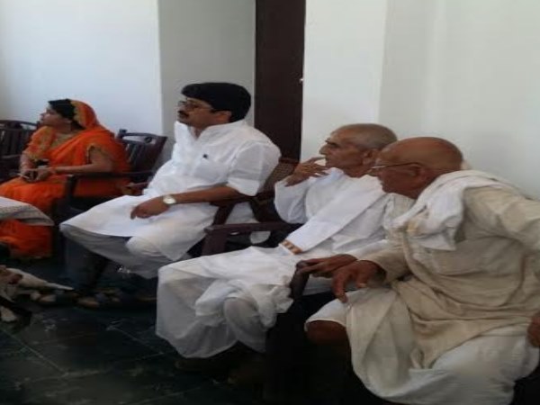 कैसै लगता है कुंडा में राजा का दरबार? देखिए तस्वीरें कैसै लगता है कुंडा में राजा का दरबार? देखिए तस्वीरें