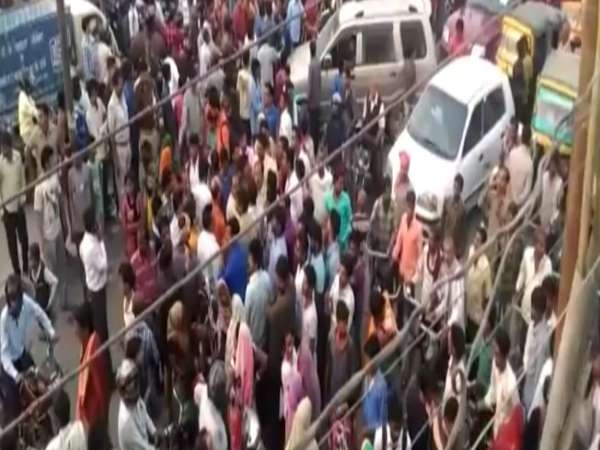 गुजरात की तर्ज पर मोदी की काशी में उठी शराबबंदी की मांग, शहर से लेकर गांव तक महिलाओं का प्रदर्शन