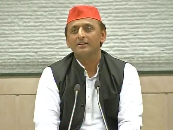 यूपी चुनाव 2017 LIVE: अखिलेश यादव बोले- 'कभी कभी समझाने से नहीं, बहकाने से वोट मिलता है'