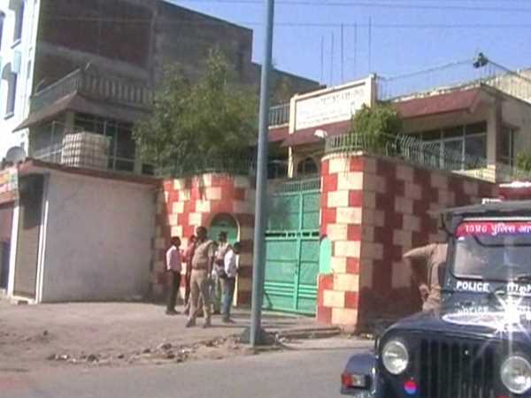 सरेंडर न करने पर सपा नेता महताब आलम की संपत्ति होगी कुर्क