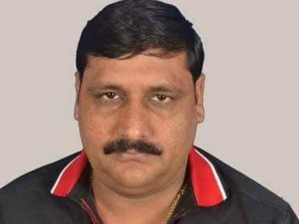 चलते-चलते टाटा सफारी धू-धूकर जल गई, अंदर बैठे थे सपा नेता