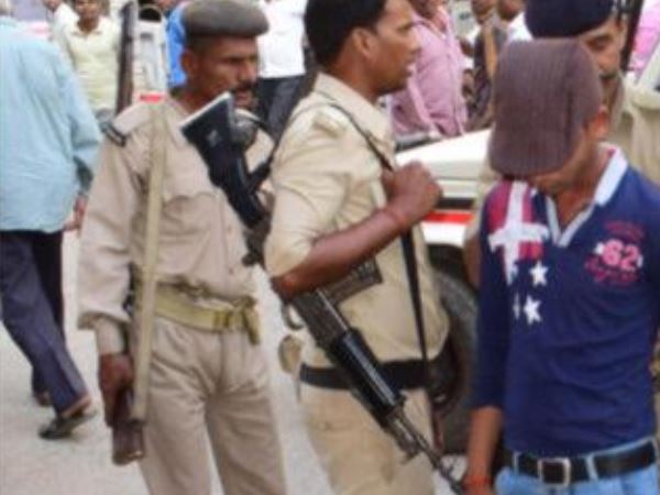बिहार: सेक्स रैकेट का पर्दाफाश, 10 लड़कियों समेत 2 छात्र गिरफ्तार