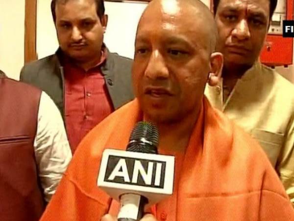 यूपी की योगी सरकार का पहला दिन और 10 बड़े कदम यूपी की योगी सरकार का पहला दिन और 10 बड़े कदम