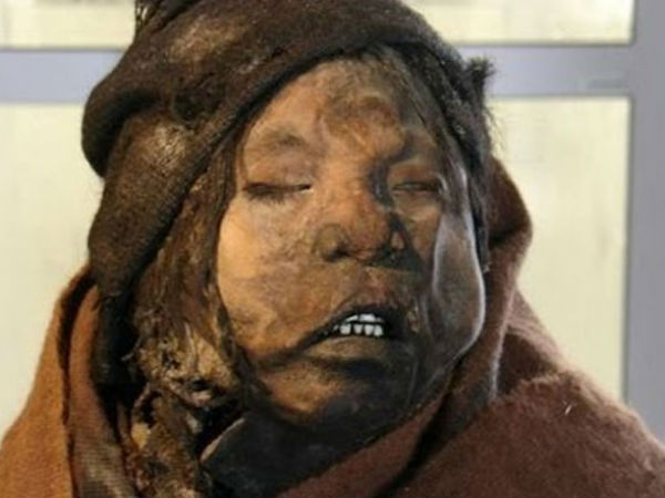  शरीर से निकल रहा है खून