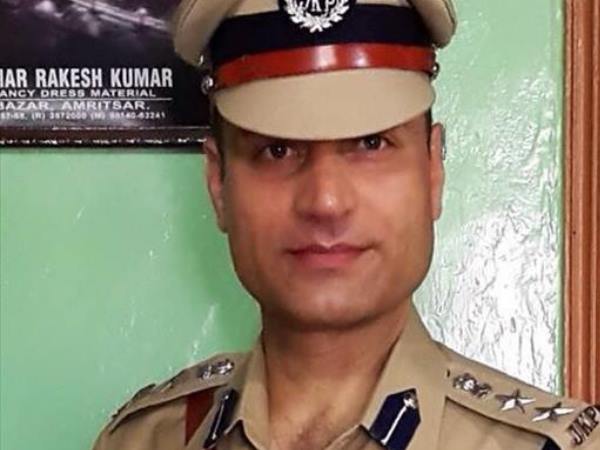 वाट्सऐप से कर रहे थे पाकिस्तानी नंबरों पर चैट वाट्सऐप से कर रहे थे पाकिस्तानी नंबरों पर चैट