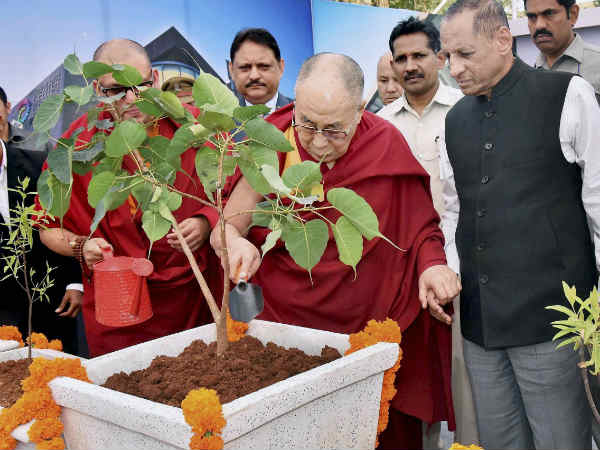 तनाव के बीच हो रहा है दौरा 