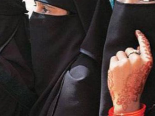 शादी के अगले दिन घर वापस लौटी शादी के अगले दिन घर वापस लौटी