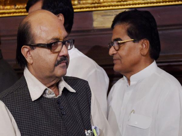 जो भी रहा बंगले में रहा, विवादों में रहा जो भी रहा बंगले में रहा, विवादों में रहा