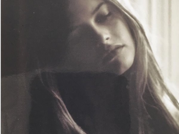 सर्दी में कराया न्यूड फोटोशूट