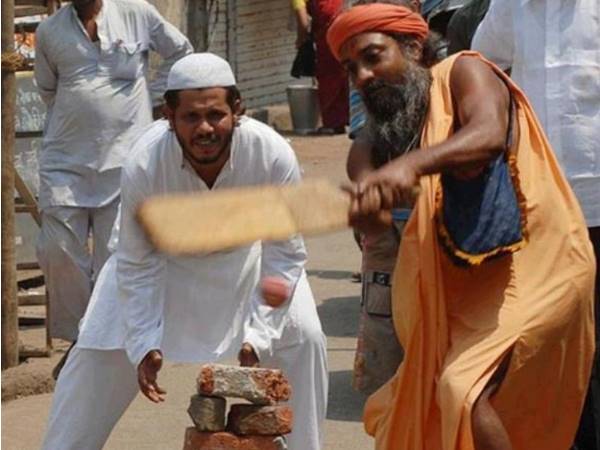 दूसरे धर्मों के लोगों से दोस्ती पर क्या बोले हिन्दू-मुसलमान?