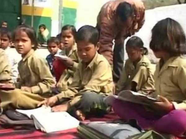 शिक्षा मंत्री कर रही हैं तलाश