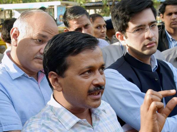 अधिकारियों को किया गया दरकिनार