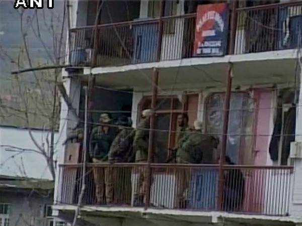 दूसरी टीम ने भी किया यही काम, बस वर्दी थी लग
