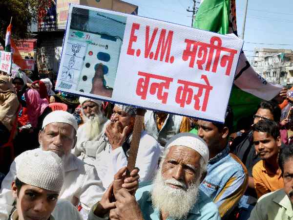 हाल ही में मध्य प्रदेश में भी उठे हैं सवाल