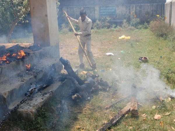 गांंव वालों ने किया पुलिस का विरोध