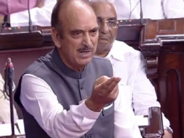 'नकवी को छोड़ सारी दुनिया जानती है अलवर में क्या हुआ'