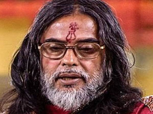 वारंट भी हो चुका है जारी