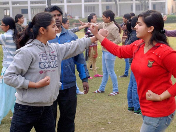 लड़कियों को सिखाया जाएगा सेल्फ डिफेंस
