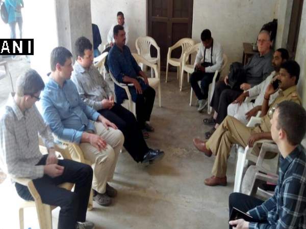 चर्च में विदेशी नागरिक थे मौजूद