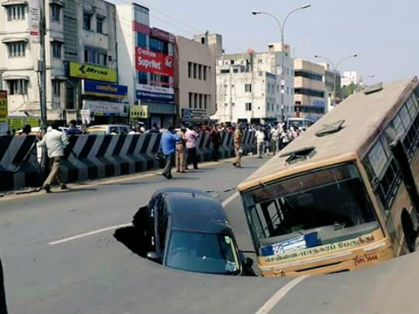  मेट्रो निर्माण की वजह से हादसा 