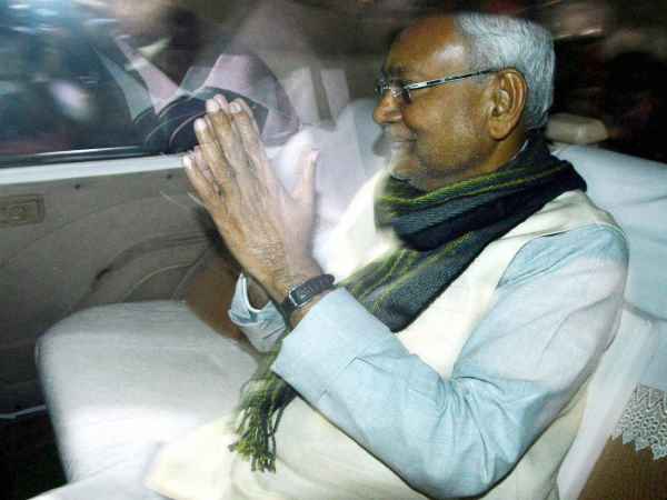 नीतीश की चुप्पी पर क्या कहते हैं राजनीतिक पंडित?