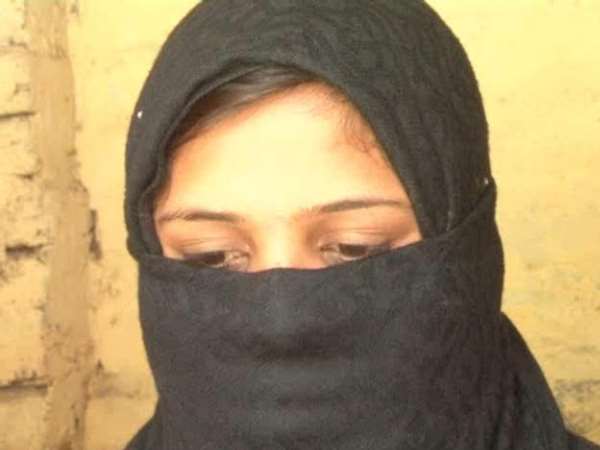 दबंगों ने घर में घुसकर पीटा
