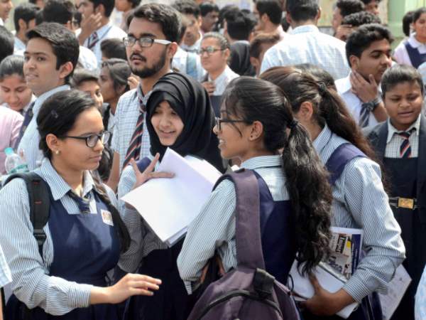 निजी प्रकाशक की किताब का चयन