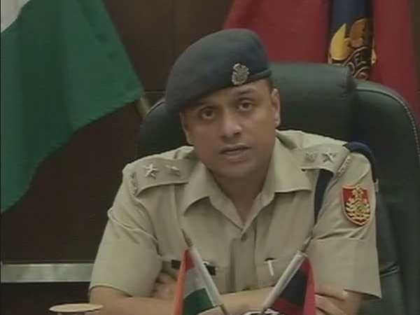 10 से 20 पैसे में बेची जा रही हैं डिटेल्स 10 से 20 पैसे में बेची जा रही हैं डिटेल्स