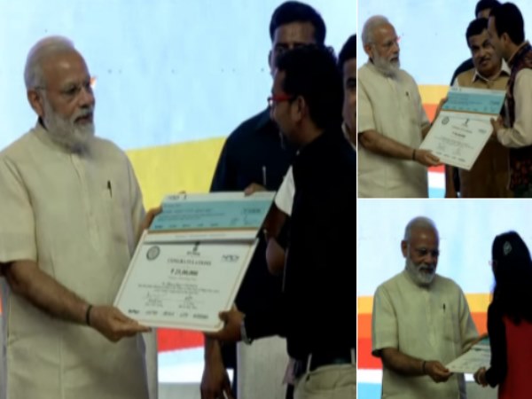 शिक्षक को मिला 50 लाख रुपए का इनाम