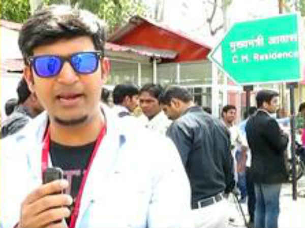 गाय को खिलाया रोटी