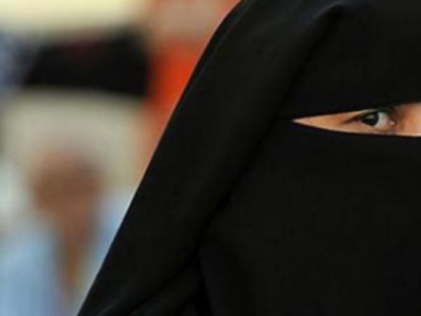 एसिड अटैक में रेहाना की पीठ बुरी तरह जल ग