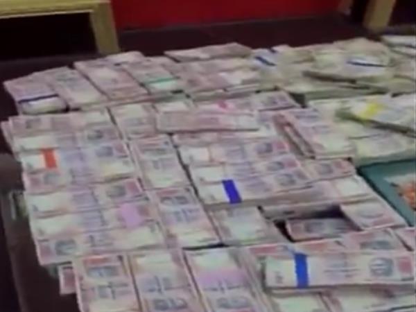 32000 से ज्यादा ईमेल बिना जांच के छोड़े गए 32000 से ज्यादा ईमेल बिना जांच के छोड़े गए