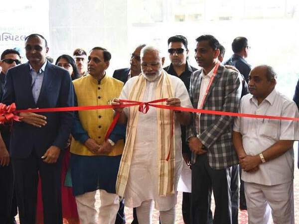 पीएम बनने के बाद पहली बार सूरत दौरे पर पीएम मोदी